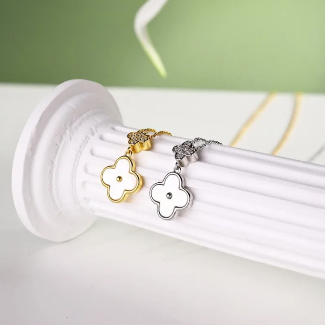 Pendentif Trèfle Enchaîné