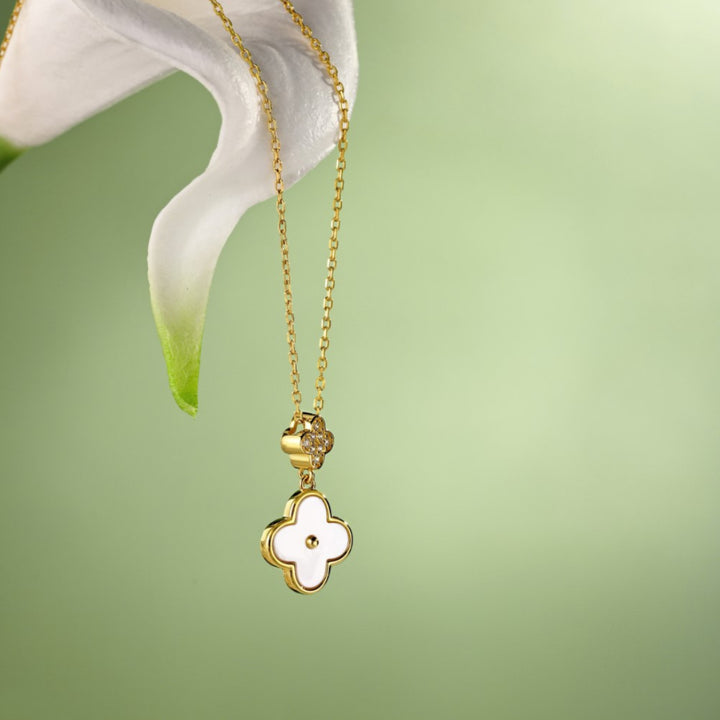 Pendentif Trèfle Enchaîné