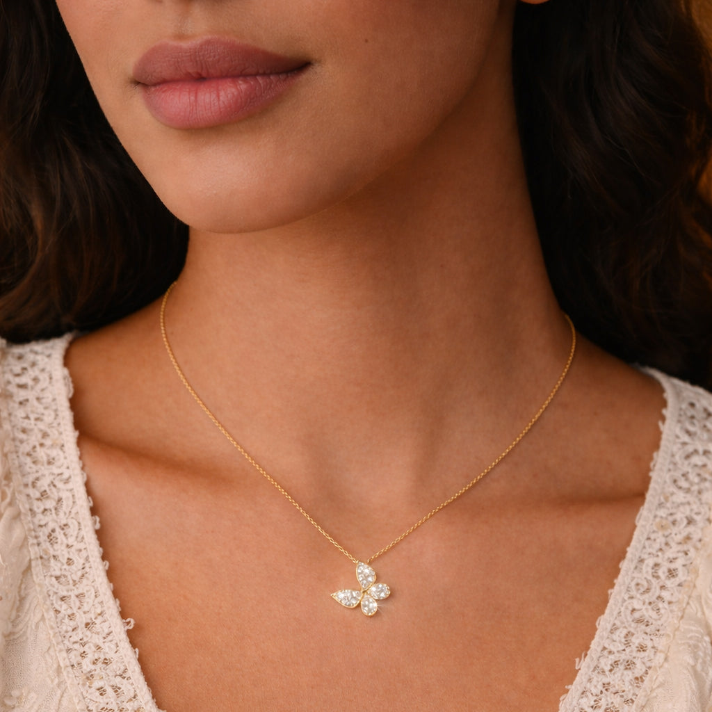 Collier Papillon Précieux