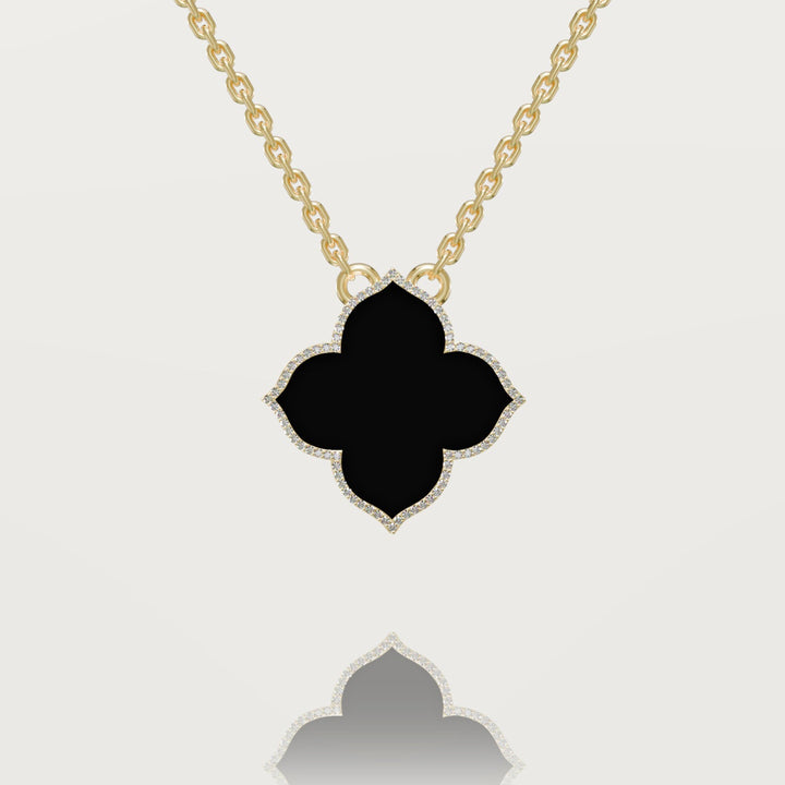 Refined oriental clover pendant