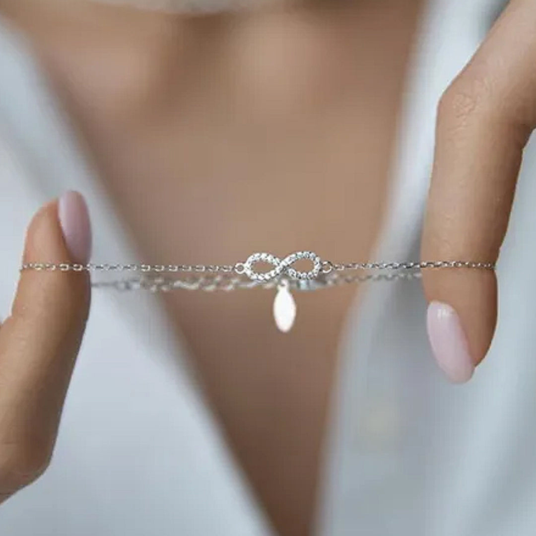 Glitzerndes Infinity-Armband 