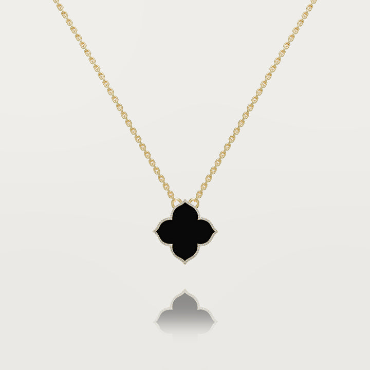 Refined oriental clover pendant