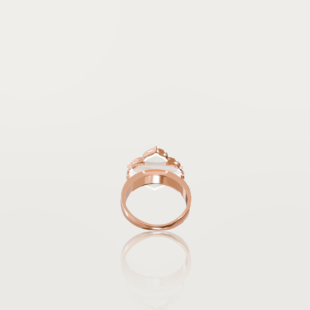 Refined oriental clover ring 