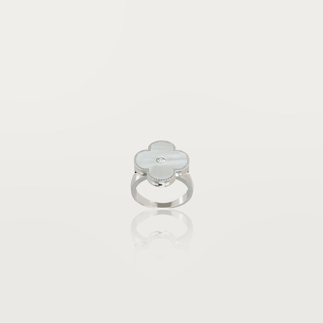 Solitaire Glow Clover Ring