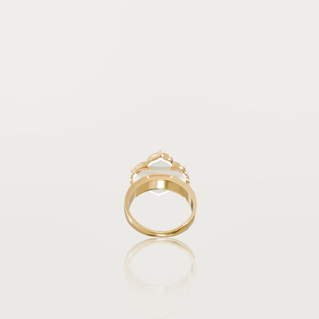 Refined oriental clover ring 