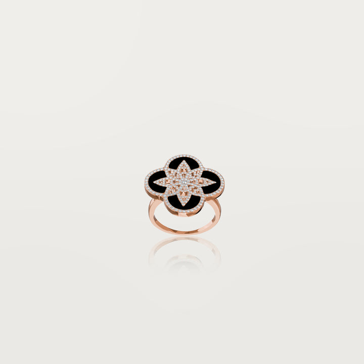 Eternal clover ring