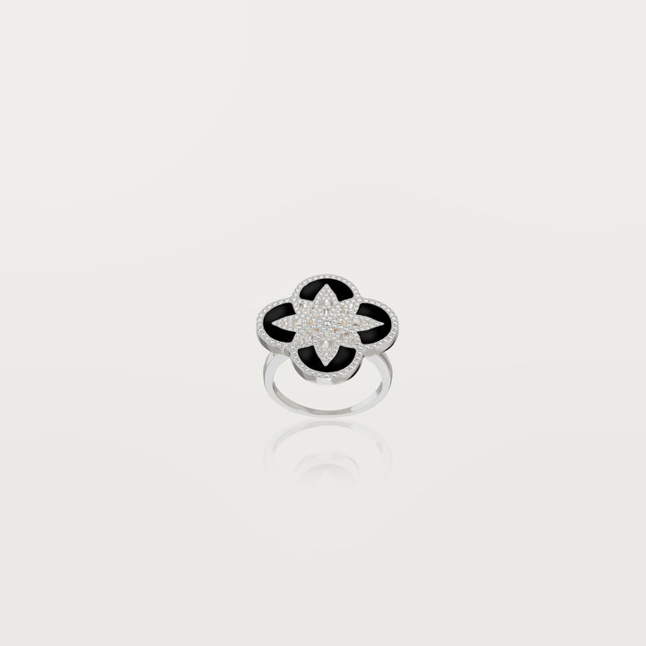 Eternal clover ring