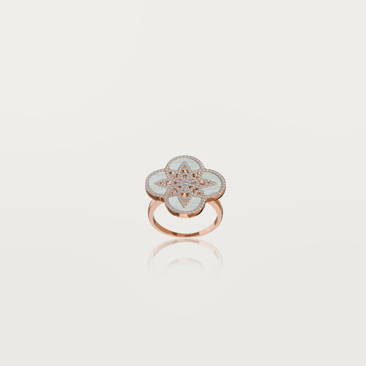 Eternal clover ring