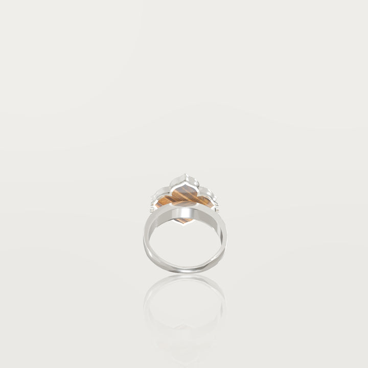 Refined oriental clover ring 