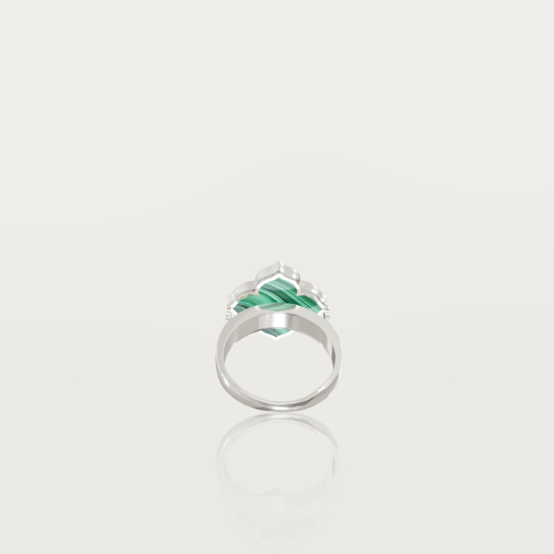 Refined oriental clover ring 