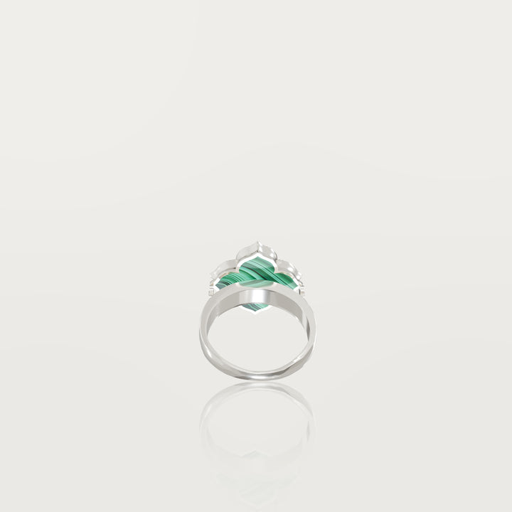 Refined oriental clover ring 