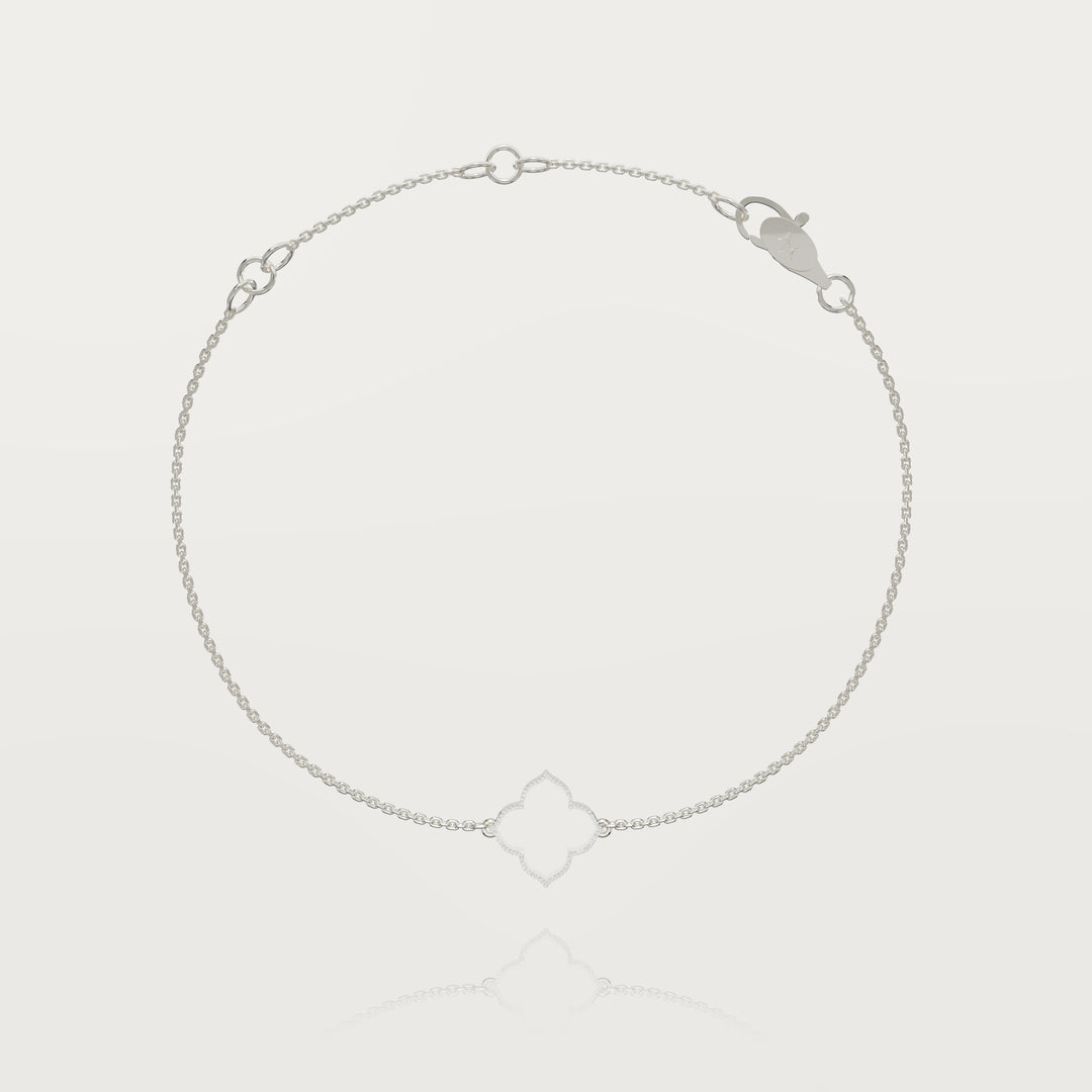 Sparkling discretion clover bracelet 