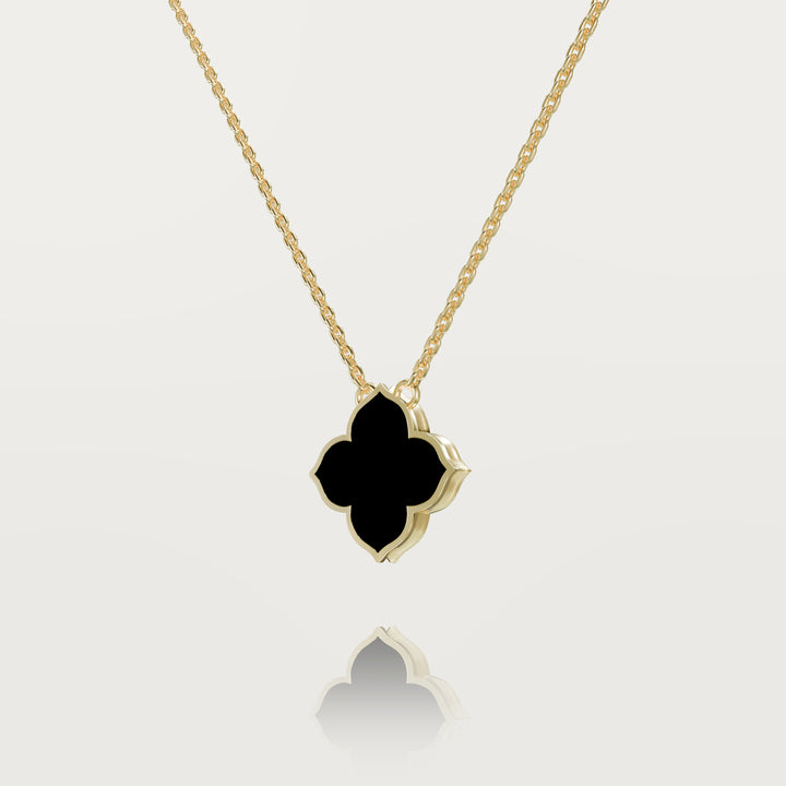 Refined oriental clover pendant