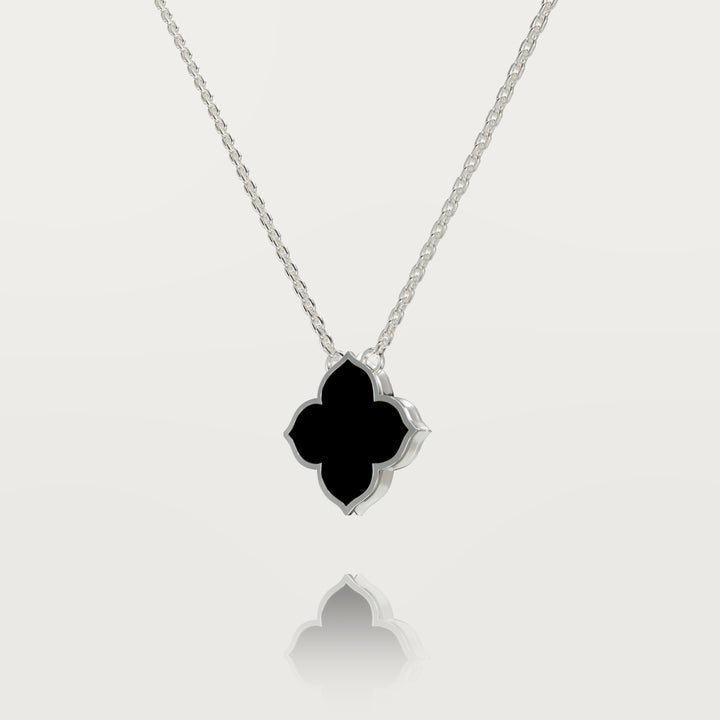 Refined oriental clover pendant