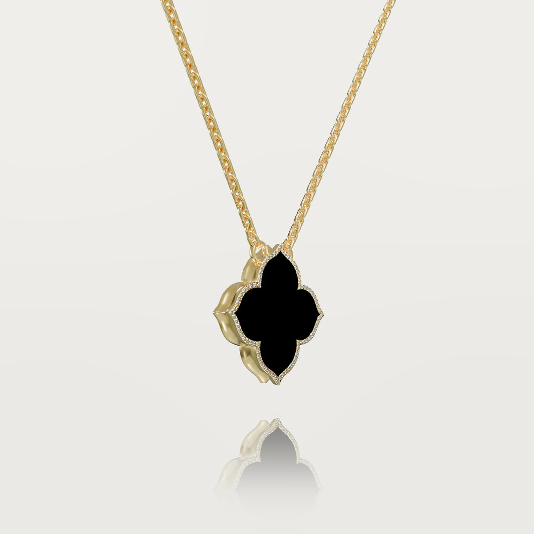 Refined oriental clover pendant