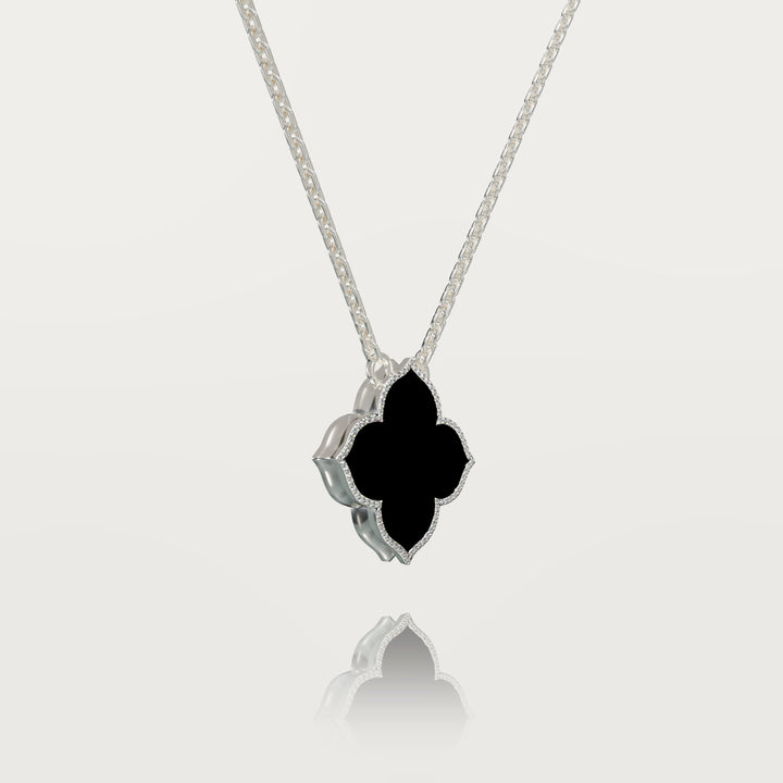 Refined oriental clover pendant