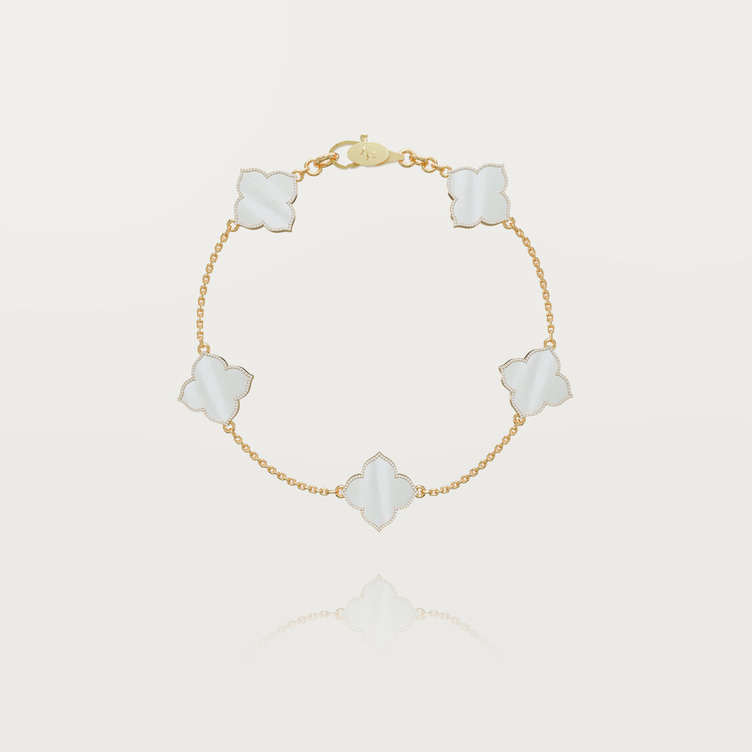 Refined oriental multi-clover bracelet 