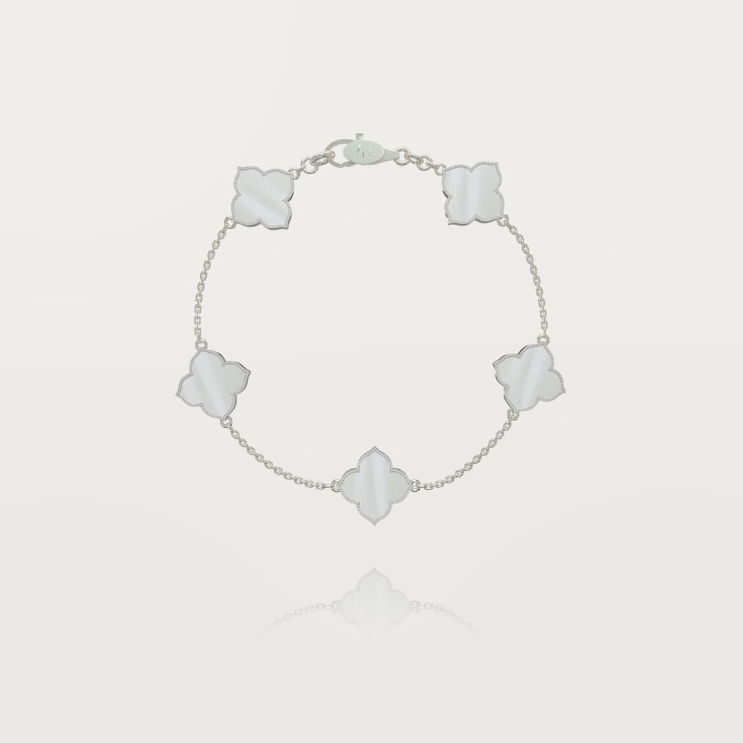 Refined oriental multi-clover bracelet 