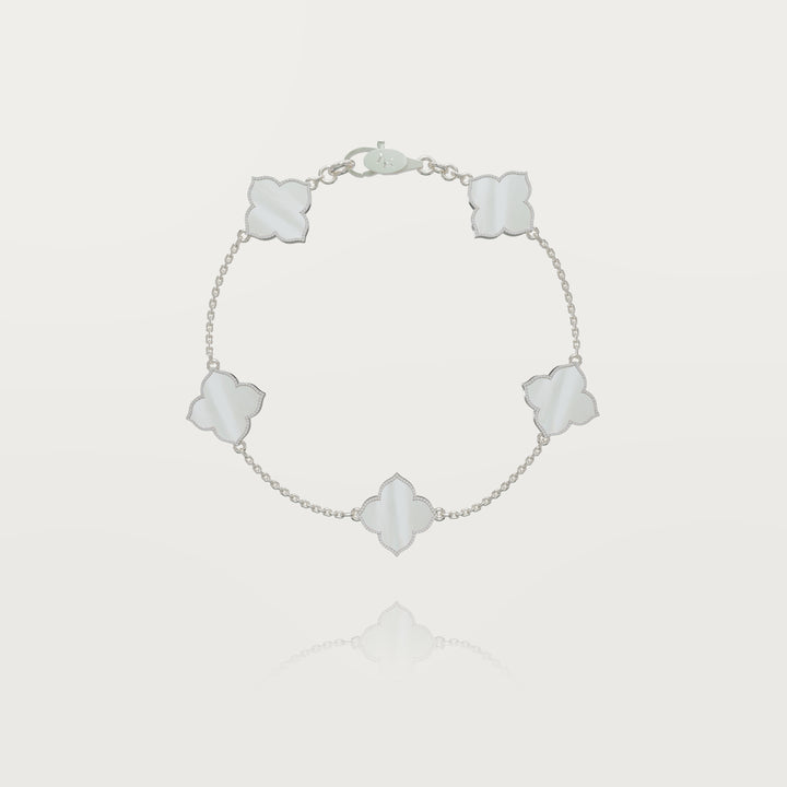 Refined oriental multi-clover bracelet 