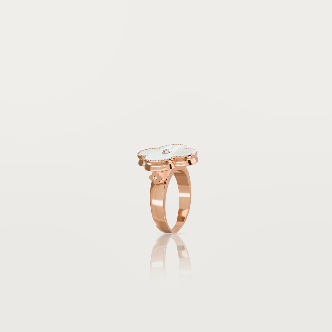 Solitaire Glow Clover Ring