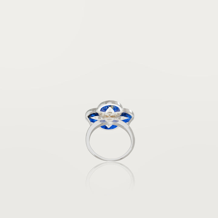 Eternal clover ring