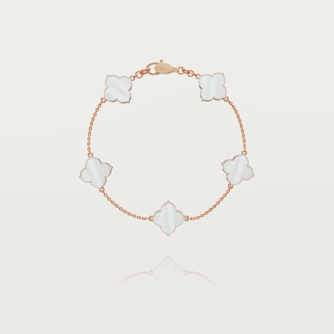 Refined oriental multi-clover bracelet 