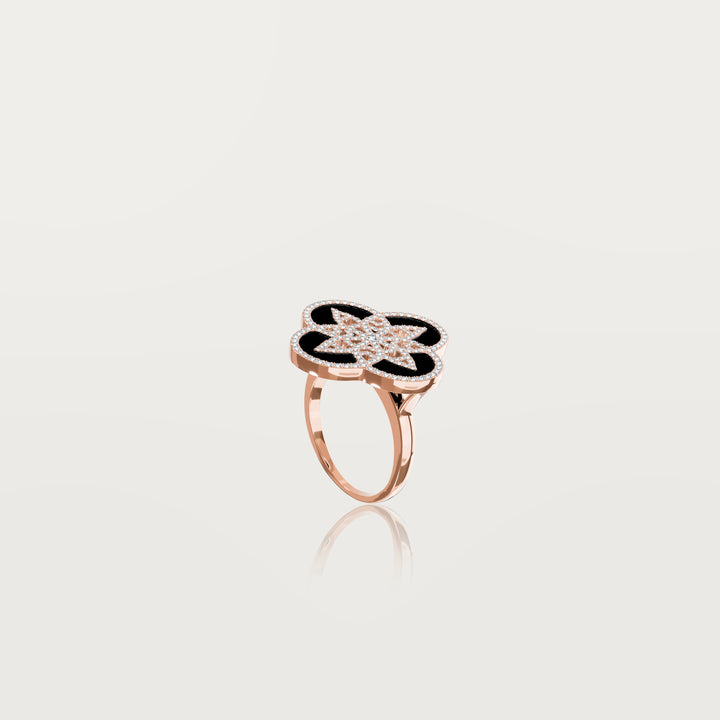 Eternal clover ring