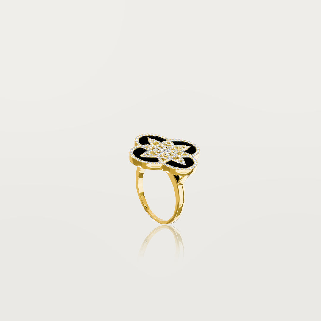 Eternal clover ring