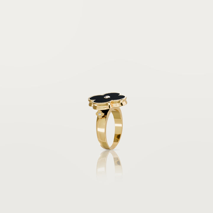 Solitaire Glow Clover Ring